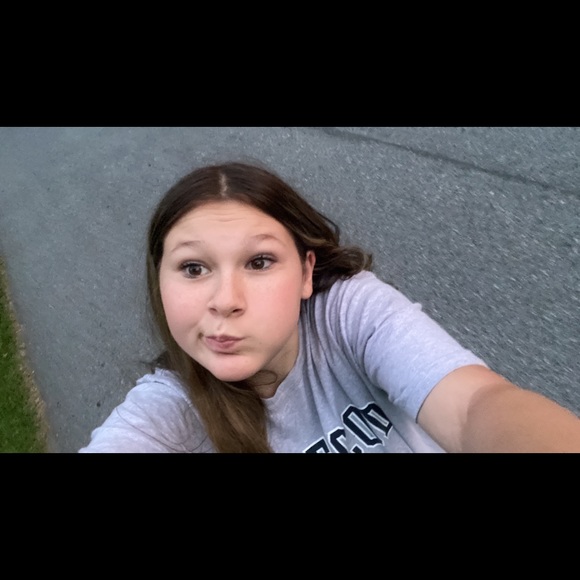 Meet your Posher, Madison - Picture 3 of 6